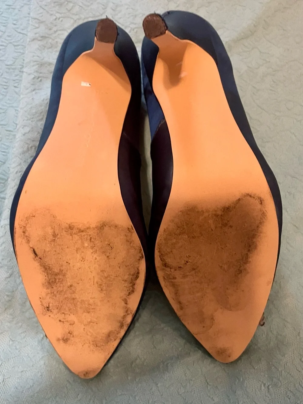 Manolo Blahnik Navy Satin Embellished Swan Pumps Size 6 - Picture 4 of 16